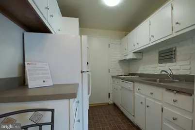 10201 Grosvenor Place #628, Rockville, MD 20852 - Photo 3