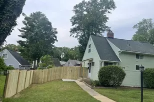 5700 Stillwell Rd, Rockville, MD 20851 - Photo 3