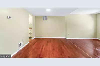 8743 Kelso Terrace, Gaithersburg, MD 20877 - Photo 9