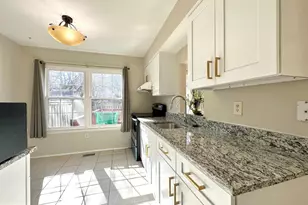 402 Carousel Ct, Gaithersburg, MD 20877 - Photo 11