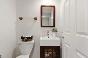 11201 Lake Breeze, North Potomac, MD 20878 - Photo 17