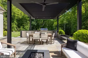 8611 Country Club Dr, Bethesda, MD 20817 - Photo 3