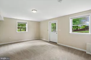 25520 Jonnie Ct, Gaithersburg, MD 20882 - Photo 31