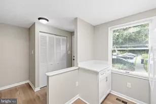 19136 Partridge Wood Dr, Germantown, MD 20874 - Photo 9