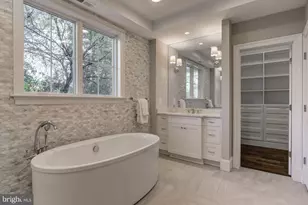 5700 Tanglewood Dr, Bethesda, MD 20817 - Photo 23
