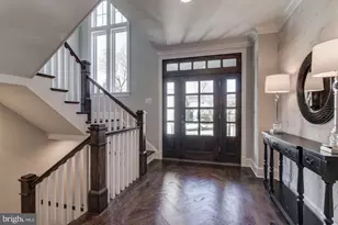 5700 Tanglewood Dr, Bethesda, MD 20817 - Photo 3