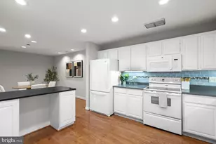 11420 Strand Dr, Rockville, MD 20852 - Photo 15