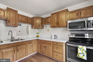 14 Blue Silo Ct, Gaithersburg, MD 20878 - Photo 5