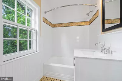 5122 Fairglen Lane, Chevy Chase, MD 20815 - Photo 17