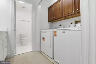 9986 Foxborough Cir, Rockville, MD 20850 - Photo 35