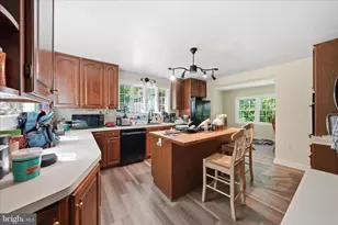 20800 Whites Ferry Rd, Poolesville, MD 20837 - Photo 57