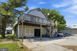 20800 Whites Ferry Rd, Poolesville, MD 20837 - Photo 23