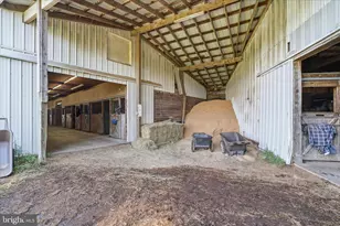 20800 Whites Ferry Rd, Poolesville, MD 20837 - Photo 19