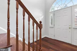 10127 Crestberry Pl, Bethesda, MD 20817 - Photo 3