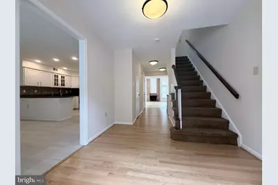 7418 Crestberry Lane, Bethesda, MD 20817 - Photo 3