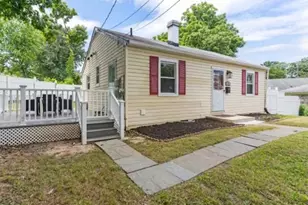 2 Burgundy Ct, Rockville, MD 20850 - Photo 1