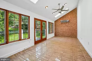 9705 Holloway Hill, Potomac, MD 20854 - Photo 7