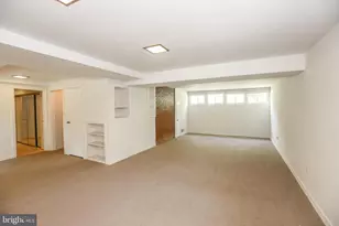 8401 Beech Tree Rd, Bethesda, MD 20817 - Photo 11