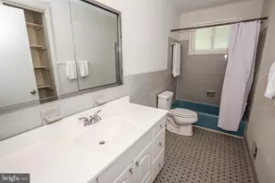 8401 Beech Tree Rd, Bethesda, MD 20817 - Photo 9