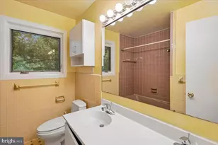 9009 Charred Oak Dr, Bethesda, MD 20817 - Photo 23