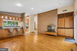 9009 Charred Oak Dr, Bethesda, MD 20817 - Photo 11