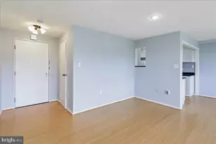 10201 Grosvenor Pl, North Bethesda, MD 20852 - Photo 13