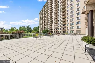 5225 Pooks Hill Rd, Bethesda, MD 20814 - Photo 9