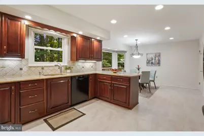 10904 Roundtable Court, Rockville, MD 20852 - Photo 13
