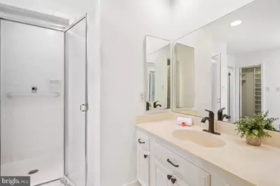 10904 Roundtable Court, Rockville, MD 20852 - Photo 23