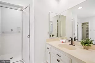 10904 Roundtable Ct, Rockville, MD 20852 - Photo 23