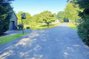 13209 Lantern Hollow Dr, North Potomac, MD 20878 - Photo 9