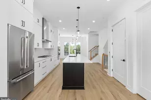 8622 Erdem Pl, Chevy Chase, MD 20815 - Photo 3