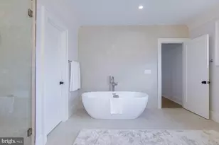 6301 Phyllis Ln, Bethesda, MD 20817 - Photo 29