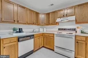 5702 Brewer House Cir, Rockville, MD 20852 - Photo 13