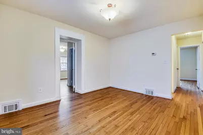 210 E Hamilton Avenue, Silver Spring, MD 20901 - Photo 19