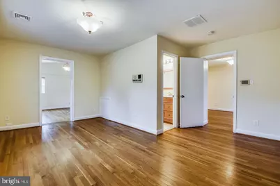 210 E Hamilton Avenue, Silver Spring, MD 20901 - Photo 21