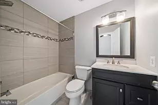18613 Village Fountain Dr, Gaithersburg, MD 20874 - Photo 13