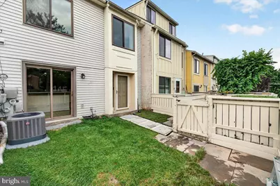 9915 Ridgeline Drive, Gaithersburg, MD 20886 - Photo 3