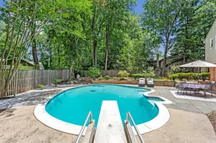 11117 Whisperwood Ln, North Bethesda, MD 20852 - Photo 3