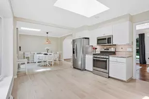 11117 Whisperwood Ln, North Bethesda, MD 20852 - Photo 13