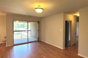 7908 Pearlbush Dr, Gaithersburg, MD 20879 - Photo 3