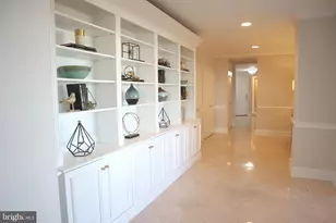 10401 Grosvenor Pl, Rockville, MD 20852 - Photo 17