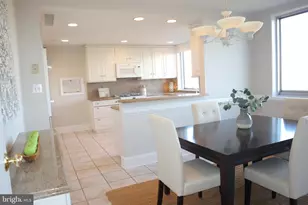 10401 Grosvenor Pl, Rockville, MD 20852 - Photo 25