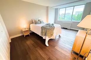 10401 Grosvenor Pl, Rockville, MD 20852 - Photo 9