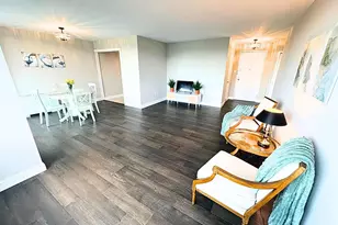 10401 Grosvenor Pl, Rockville, MD 20852 - Photo 15