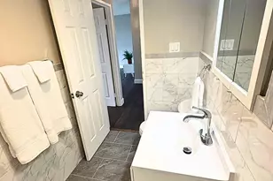 10401 Grosvenor Pl, Rockville, MD 20852 - Photo 19