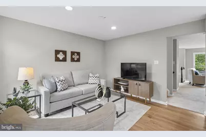 8101 Chelaberry Court, Gaithersburg, MD 20879 - Photo 13
