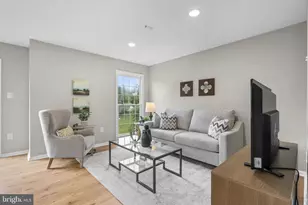 8101 Chelaberry Ct, Gaithersburg, MD 20879 - Photo 11