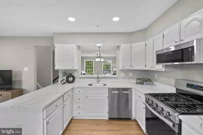 8101 Chelaberry Court, Gaithersburg, MD 20879 - Photo 17