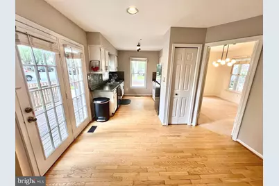 8527 Fountain Valley Drive, Montgomery Village, MD 20886 - Photo 5